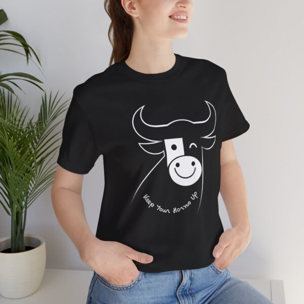 Bull Motivation Tee - No. 2 - "Keep Your Horns Up" - Minimalistic Shirt