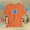 Cheeky heart T-Shirt "Wen juckts." - blue purple – product gallery – M · Art & Design