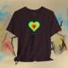 Cheeky heart T-Shirt "Wen juckts." - green orange – product gallery – M · Art & Design